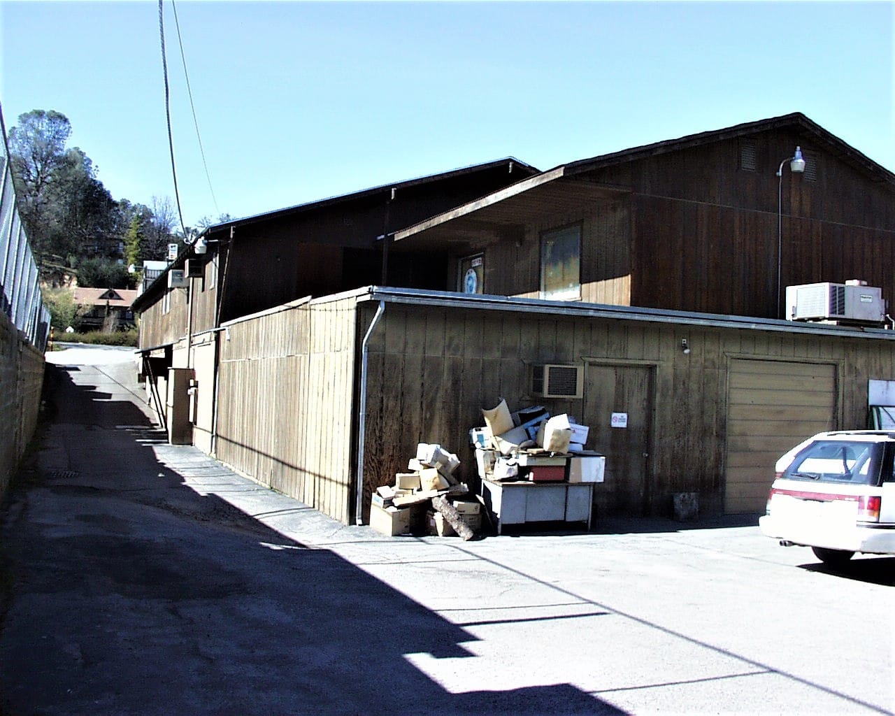 On-Line Systems' first office, behind Ponderosa Printing in Oakhurst, California